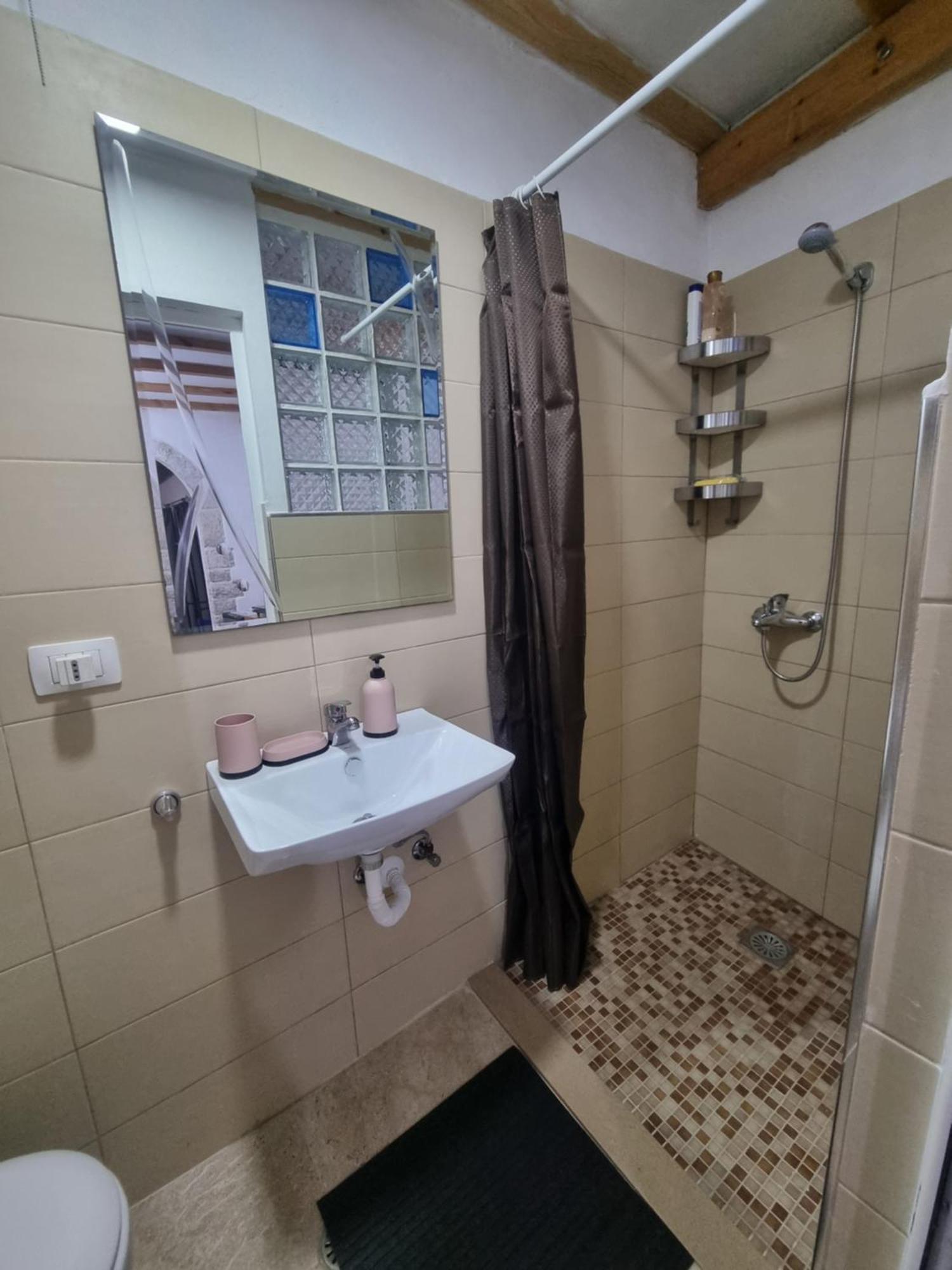 Holiday home Olive Old Qeparo