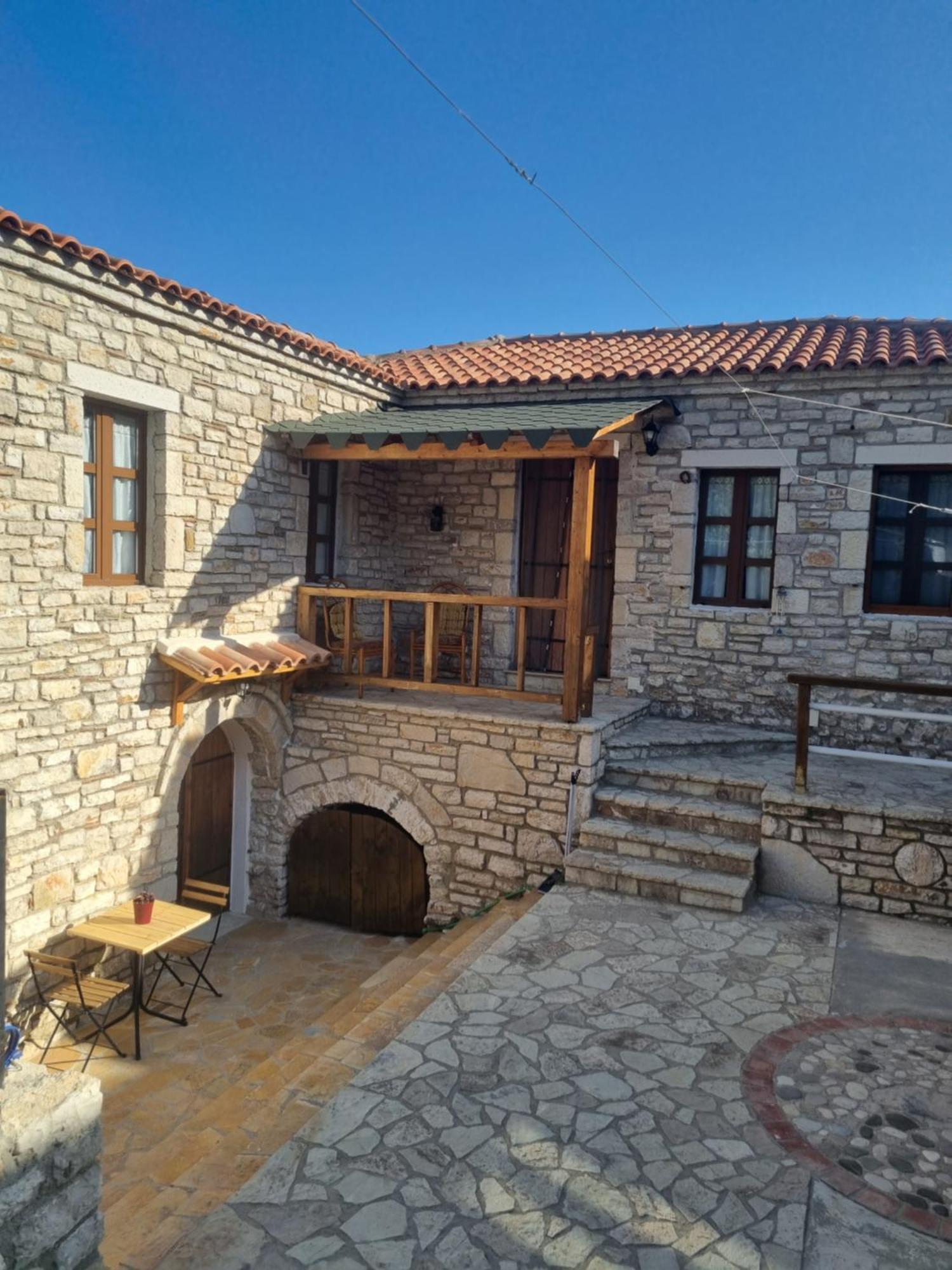 Holiday home Olive Old Qeparo